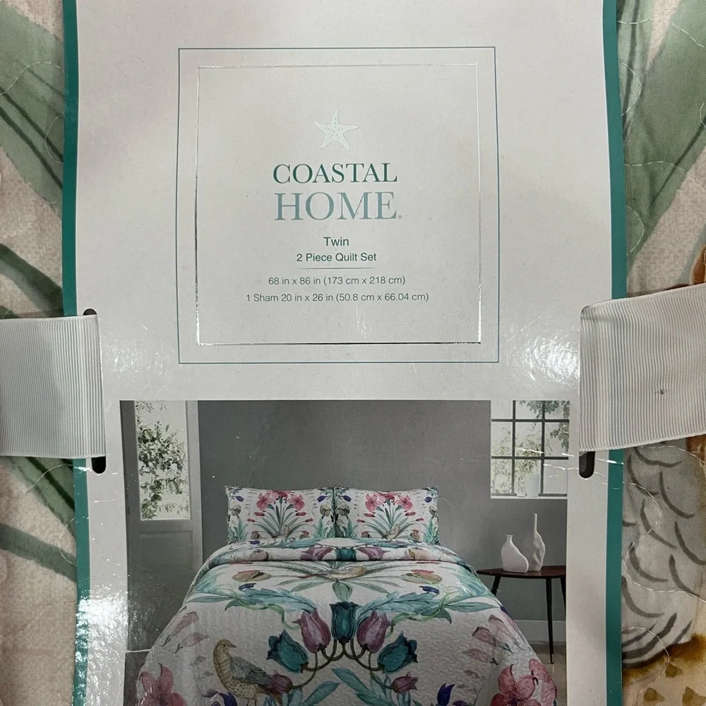 Floral Pink and‎ Teal Quilted Comforter - Elegant Floral Design